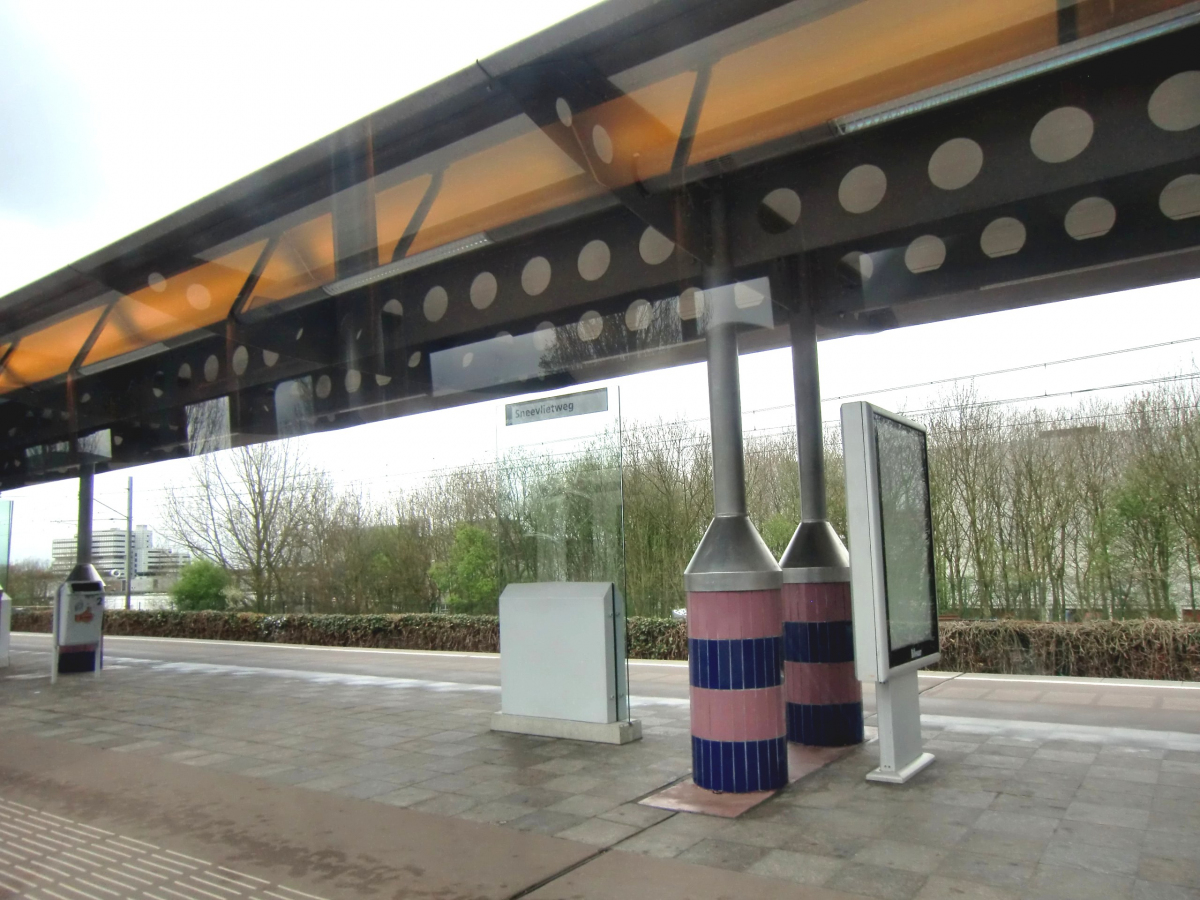 Henk Sneevlietweg Metro Station 