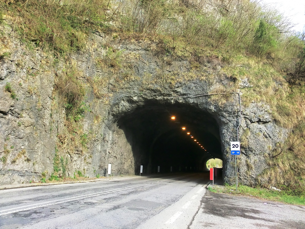 Ponte Pietra Tunnel northern portal 