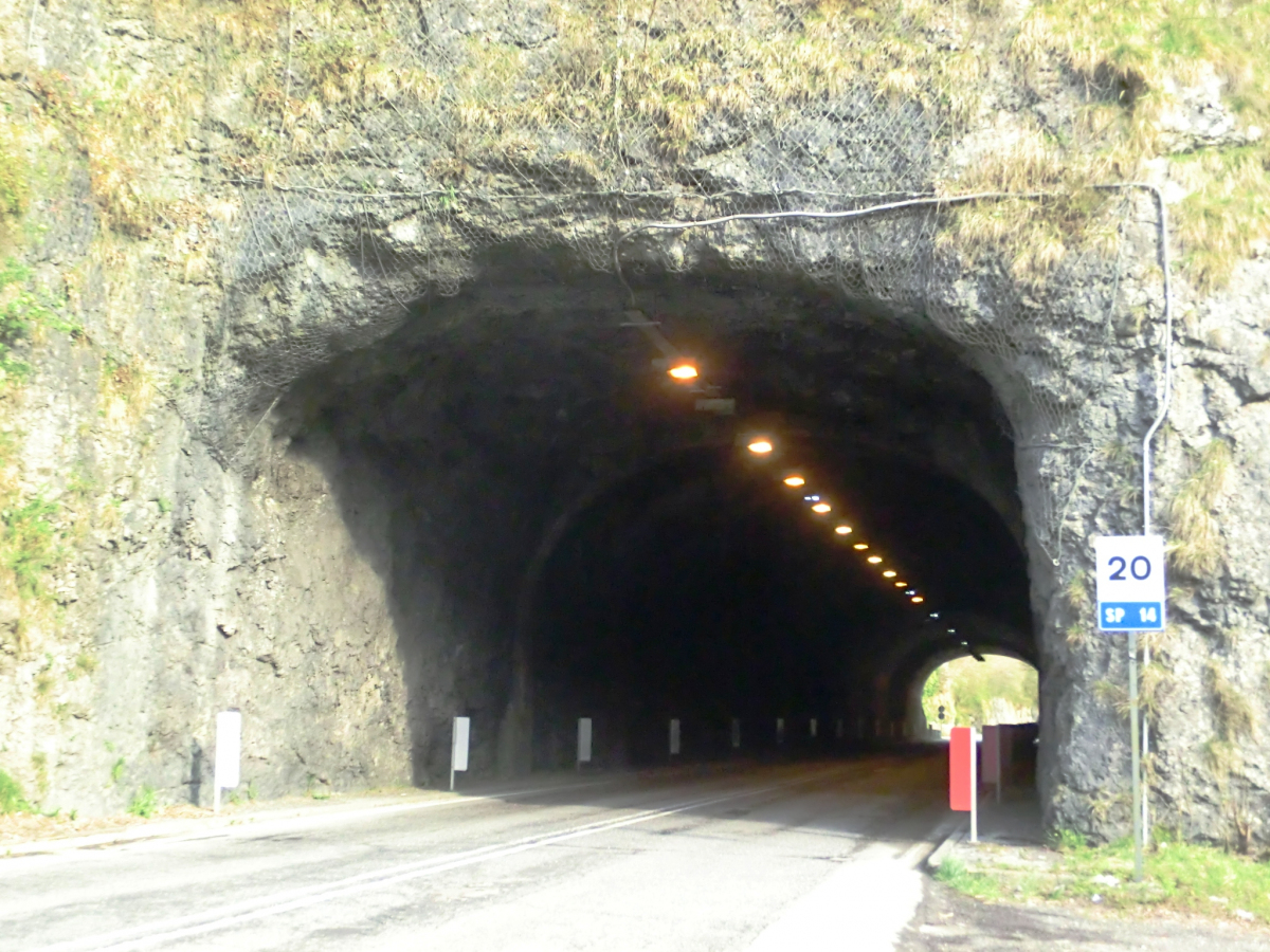 Ponte Pietra Tunnel northern portal 