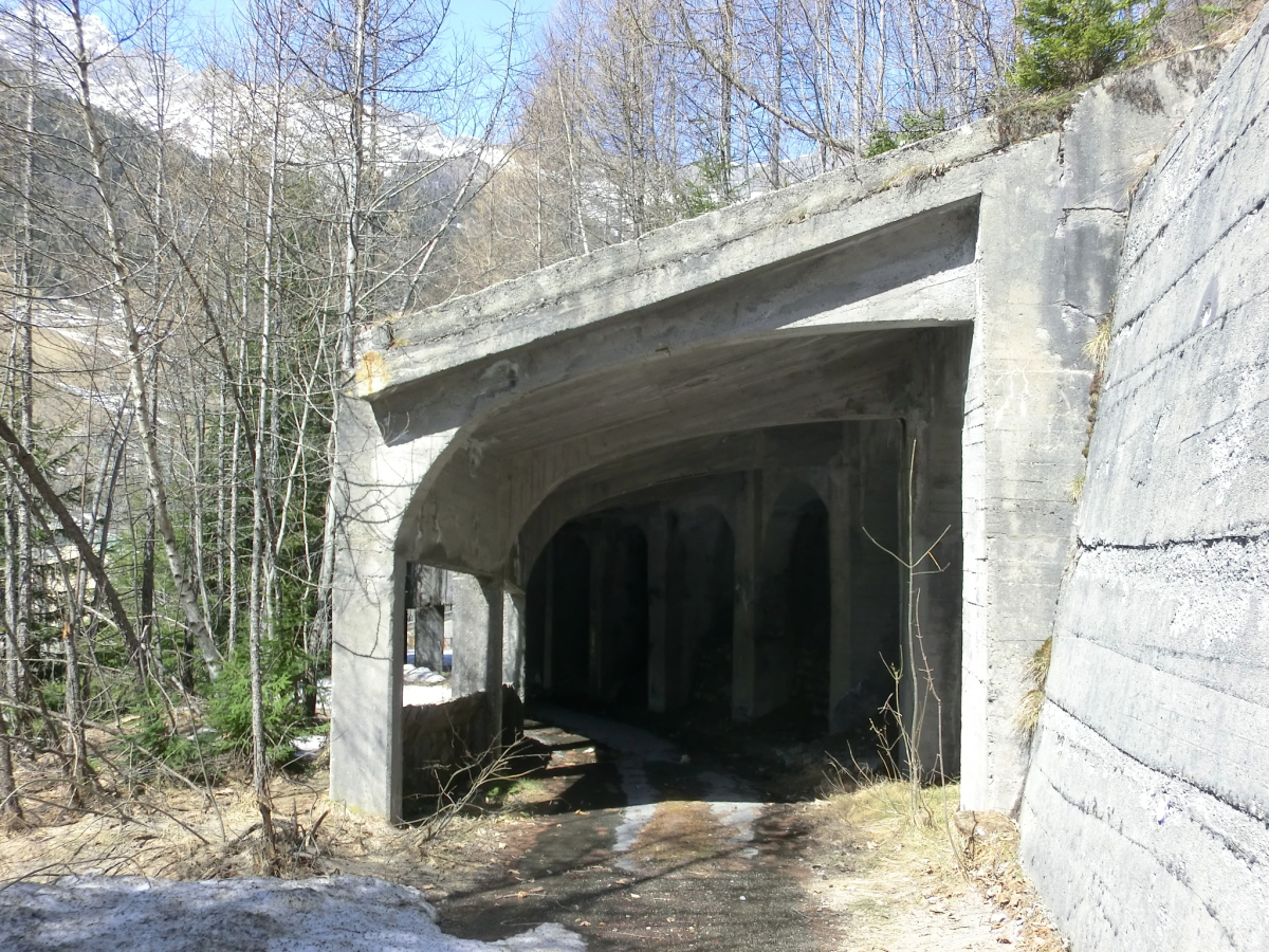 Isola 1 Tunnel 