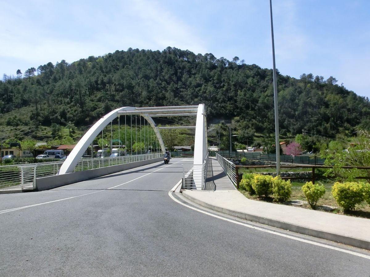 Straßenbrücke Valdeiva 