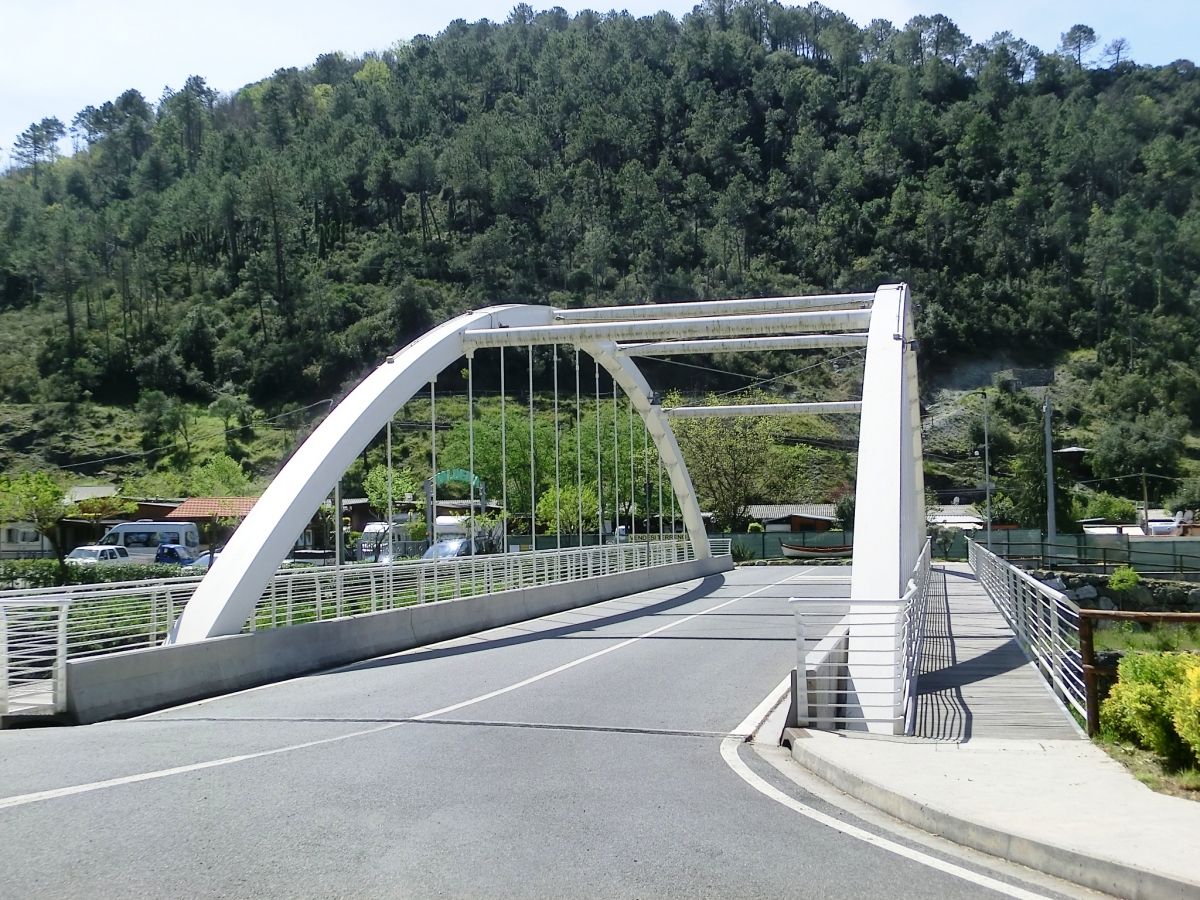 Straßenbrücke Valdeiva 