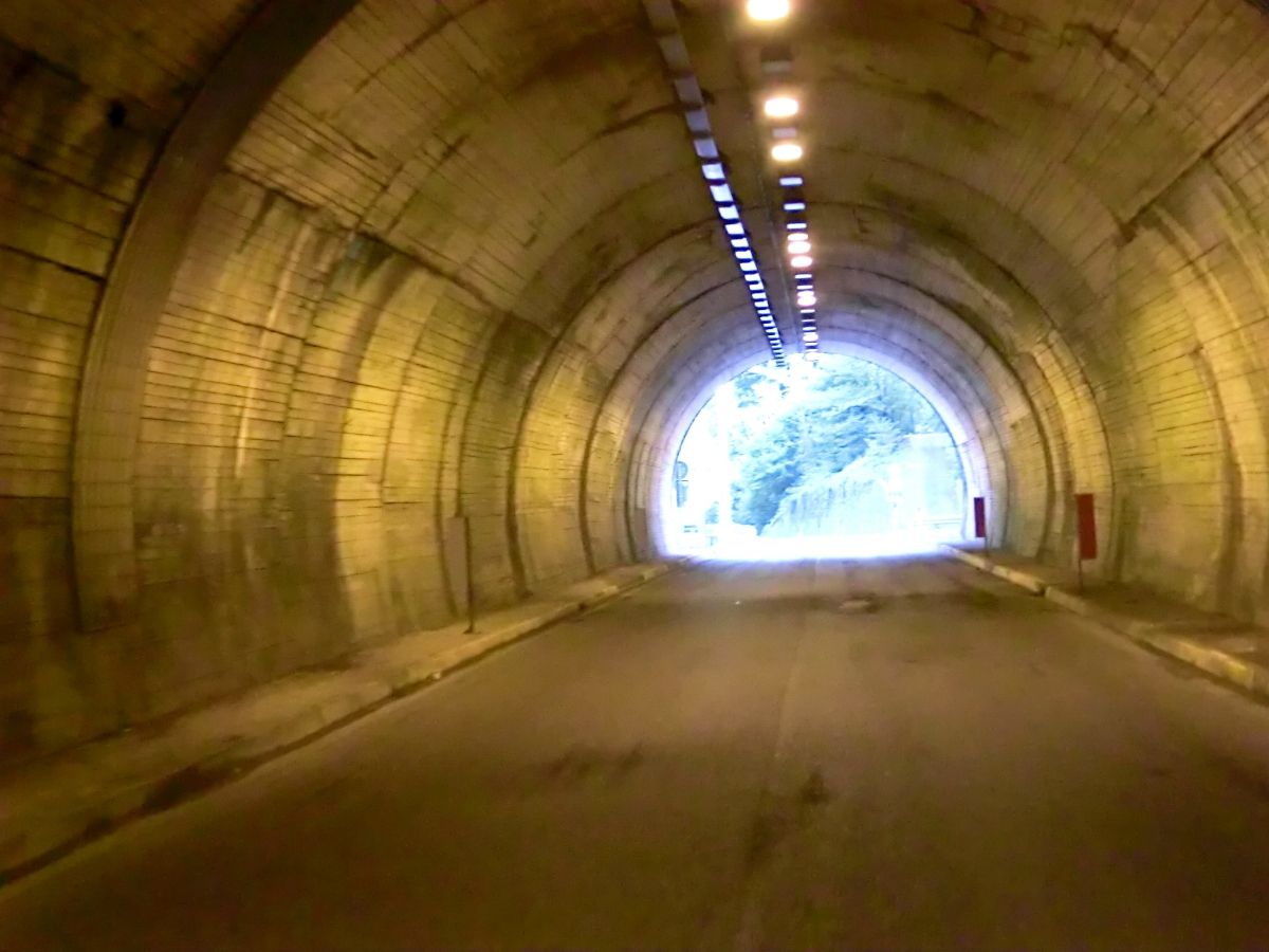 Idro Tunnel 