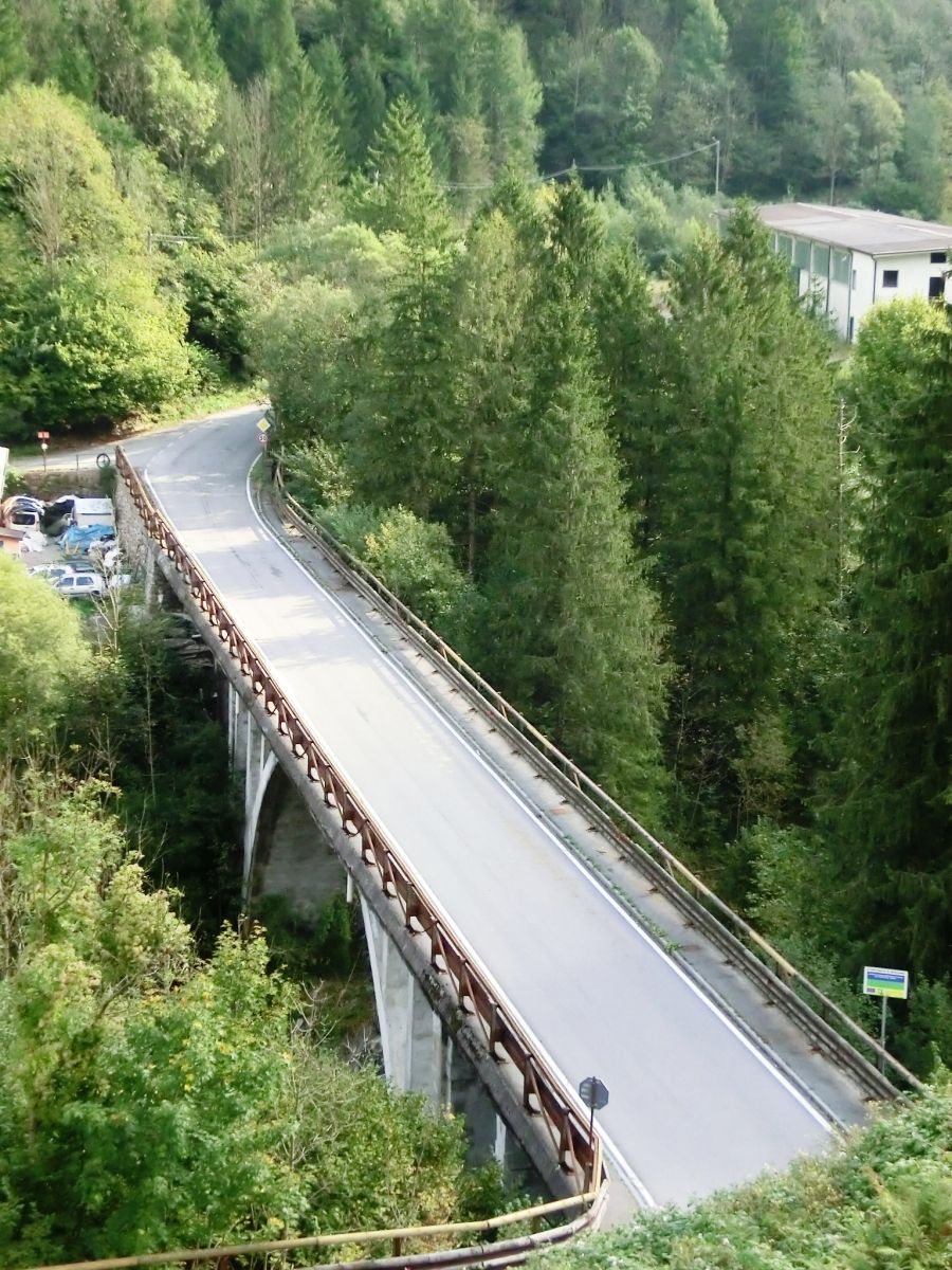 Mora Bridge 