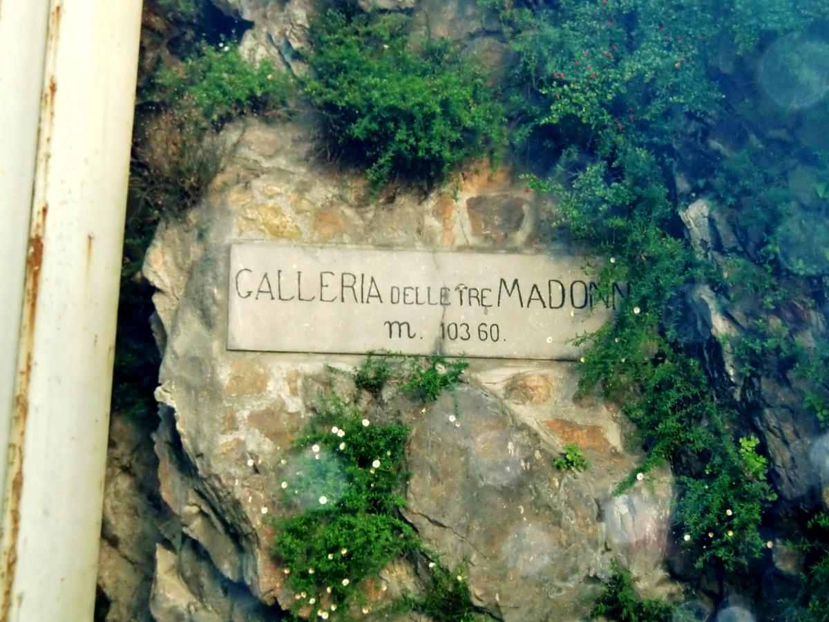 Galleria delle Tre Madonne 