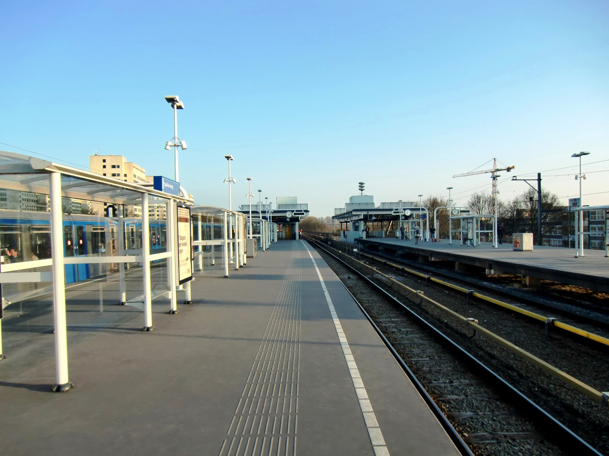 Spaklerweg Metro Station 