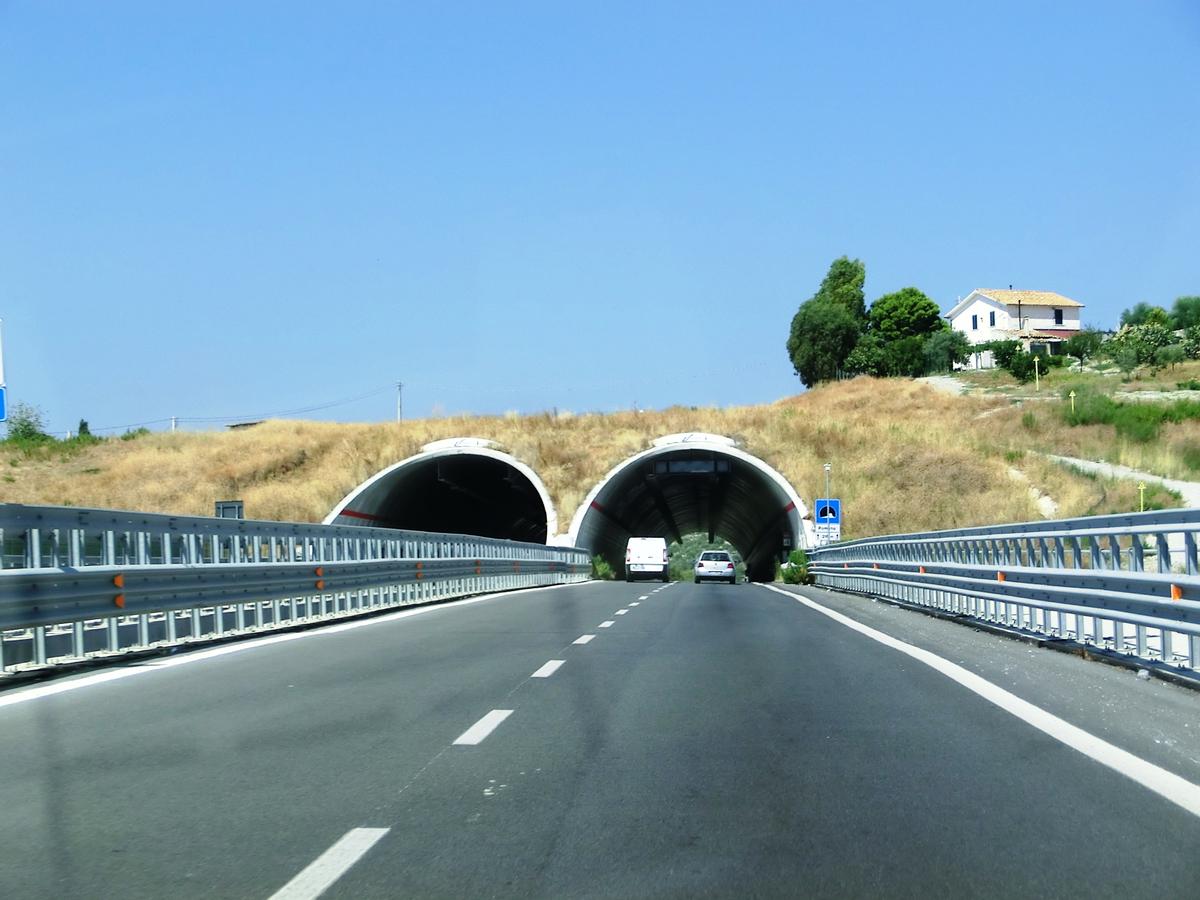 Romanò Tunnel eastern portals 