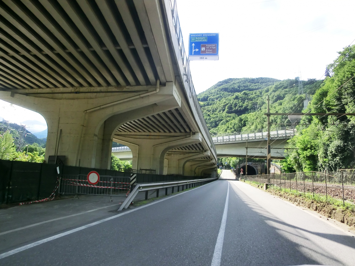 Costa Viaduct (SS12) on the left, and Cardano Tunnel southern portal under Costa Viaduct (A22) 