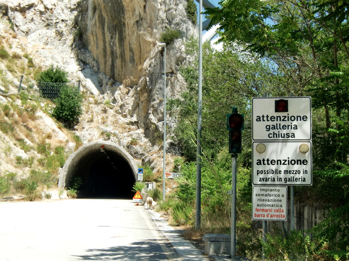 Fondovalle Nera Tunnel 