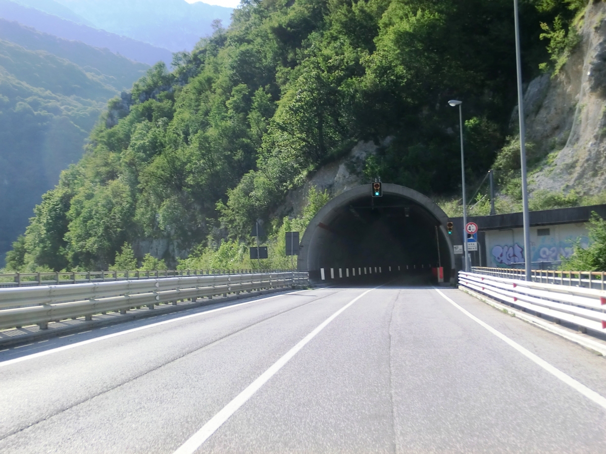 Fara Tunnel southern portal 