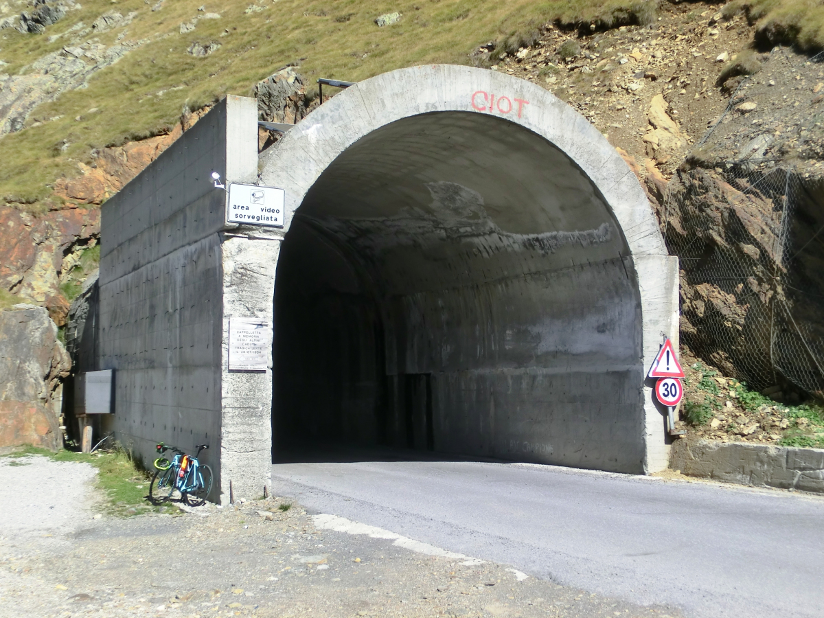 Gavia Tunnel southern portal 