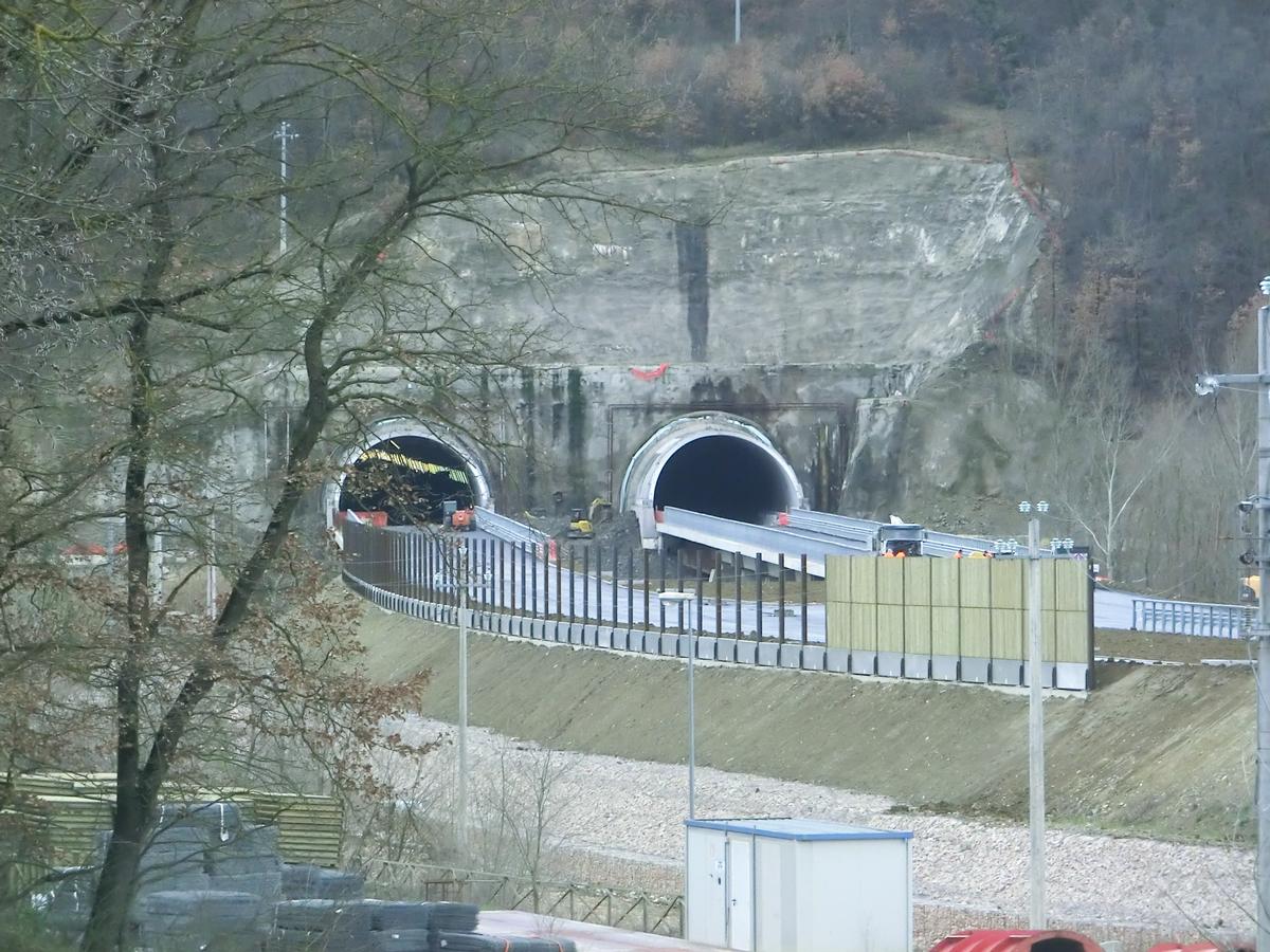 Colle Maggio Tunnel western portals 
