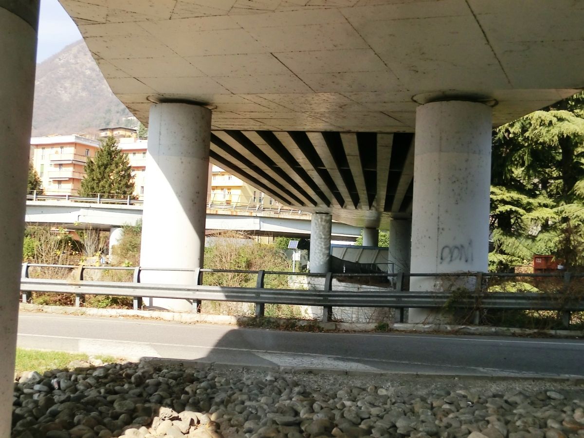 Hochstraßenbrücke Tavernola 