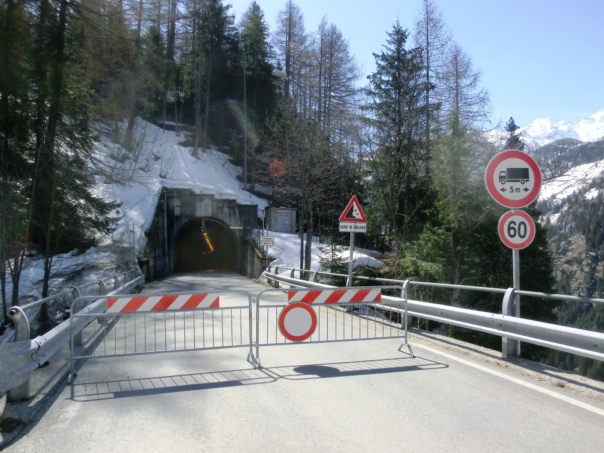 Pianazzo Tunnel northern portal 