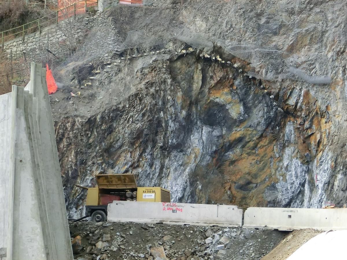 Selva Piana Tunnel, eastern portal consolidation 