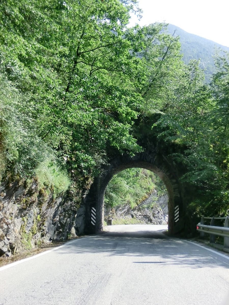 Arco Militare Tunnel eastern portal 
