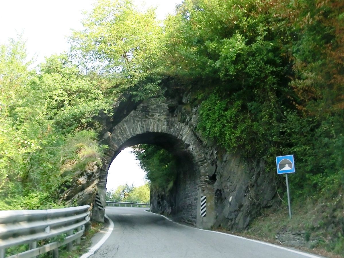 Tunnel de Arco Militare 