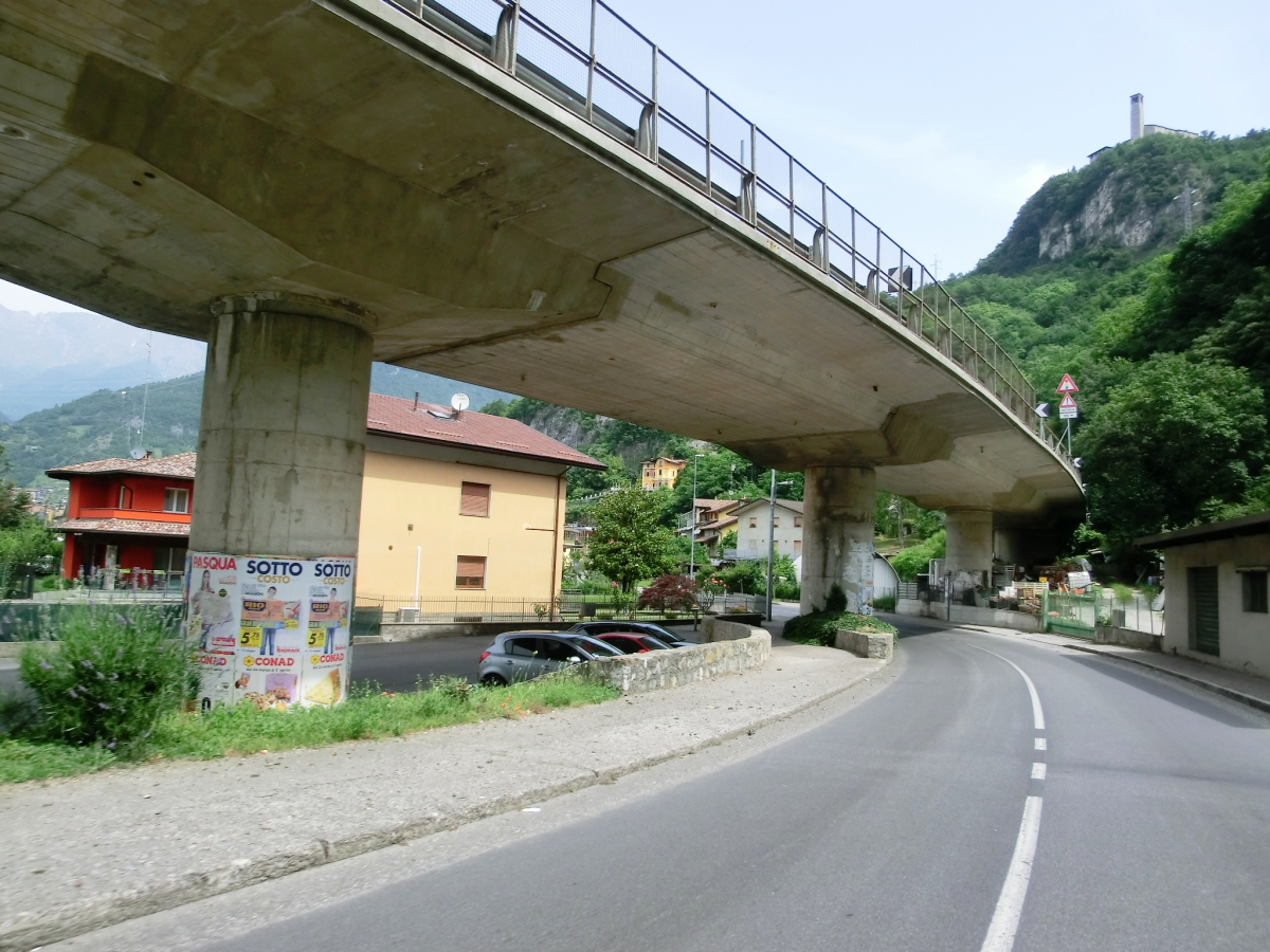 Hochstraßenbrücke Cividate 