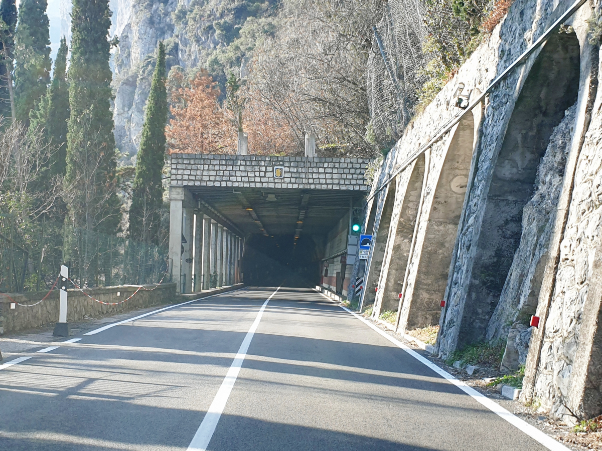 Punta Forbisicle-Campione Tunnel 
