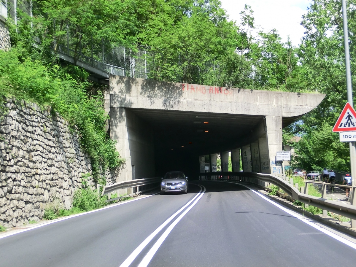 Cà Paianna Tunnel western portal 