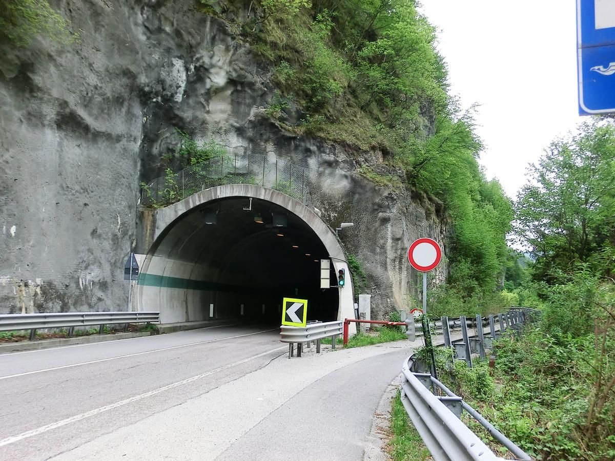 Val Rosna Tunnel northern portal 
