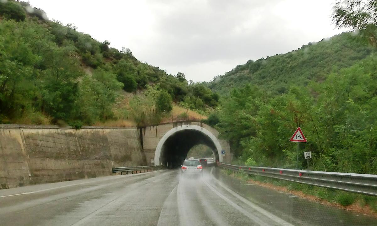 Panni Caldi Tunnel western portal 