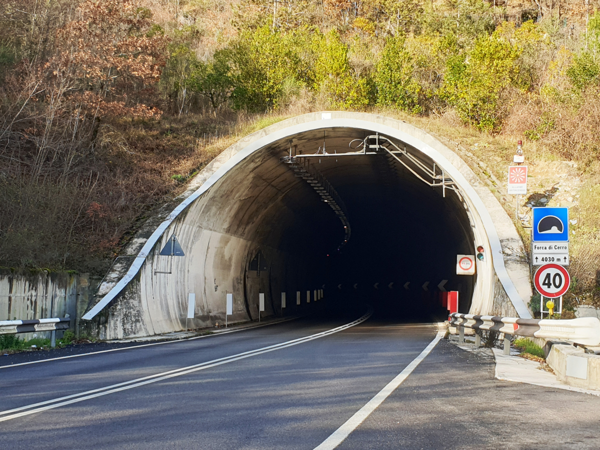 Forca di Cerro Tunnel western portal 