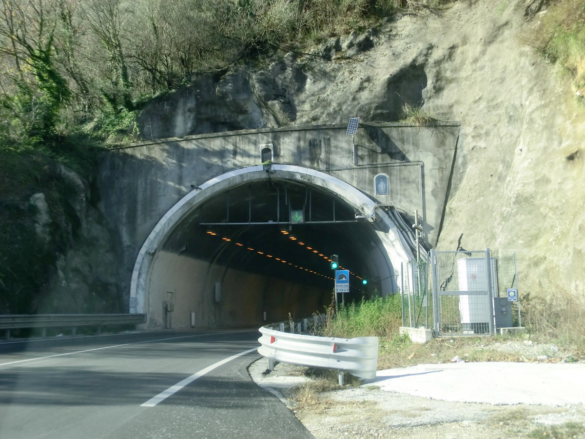 Nunziata Lunga Tunnel eastern portal 