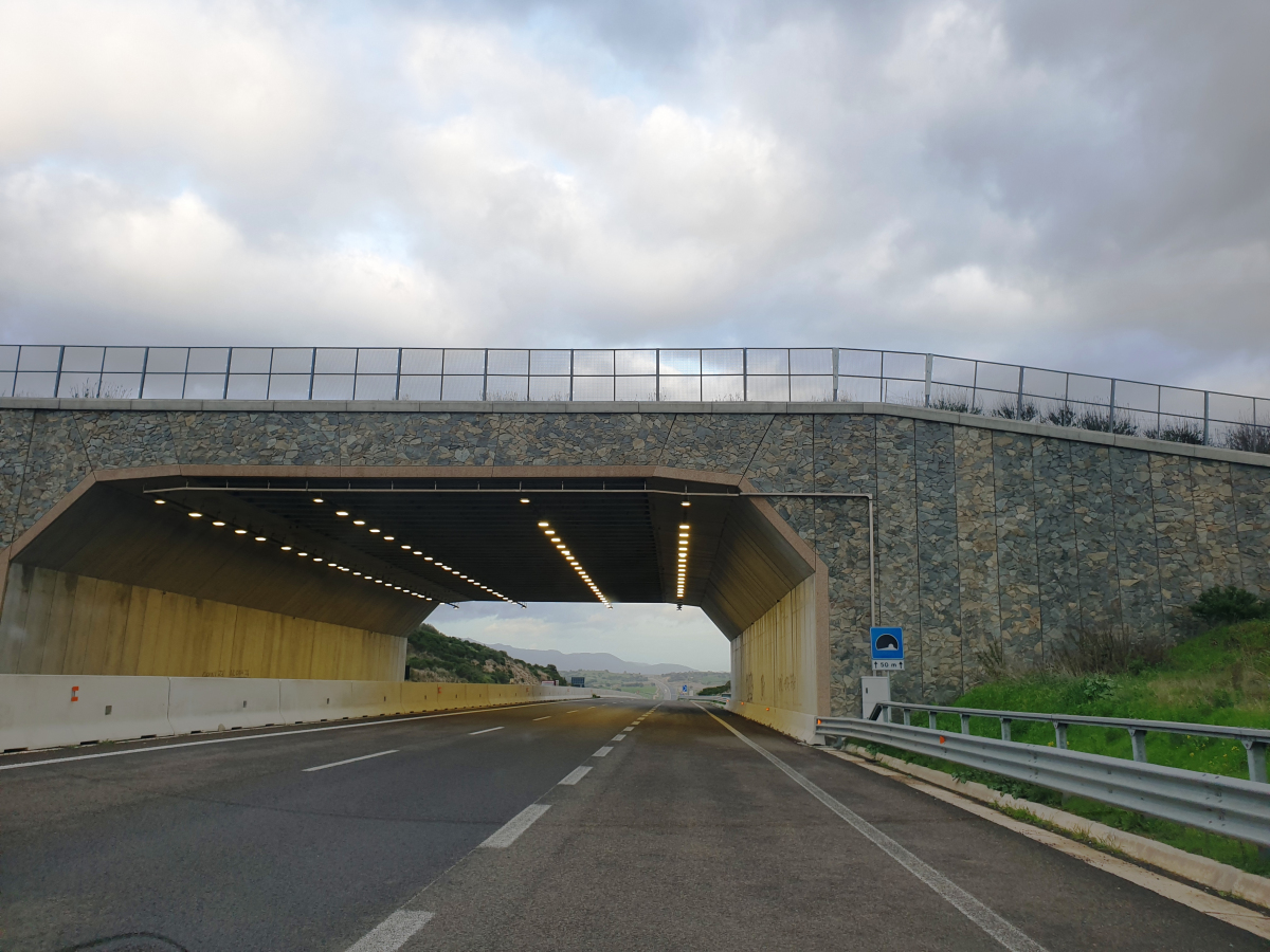 Tunnel de Oschiri 
