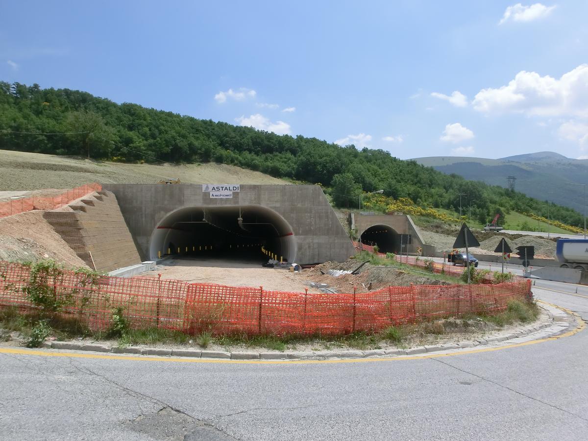 Old and new Cancelli Tunnel western portals 