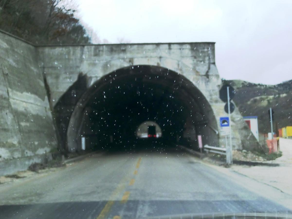 Madonnella Tunnel western portal 