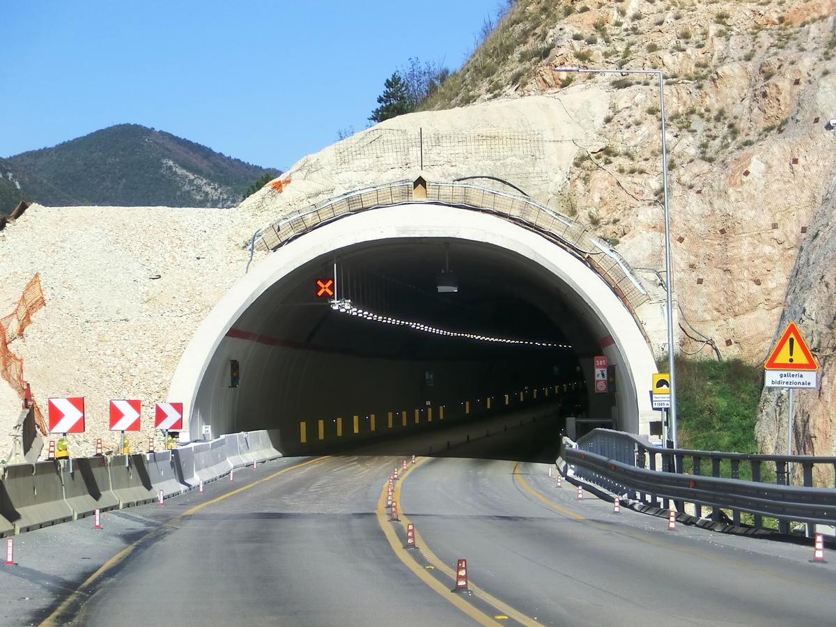 Tunnel de Sassi Rossi 
