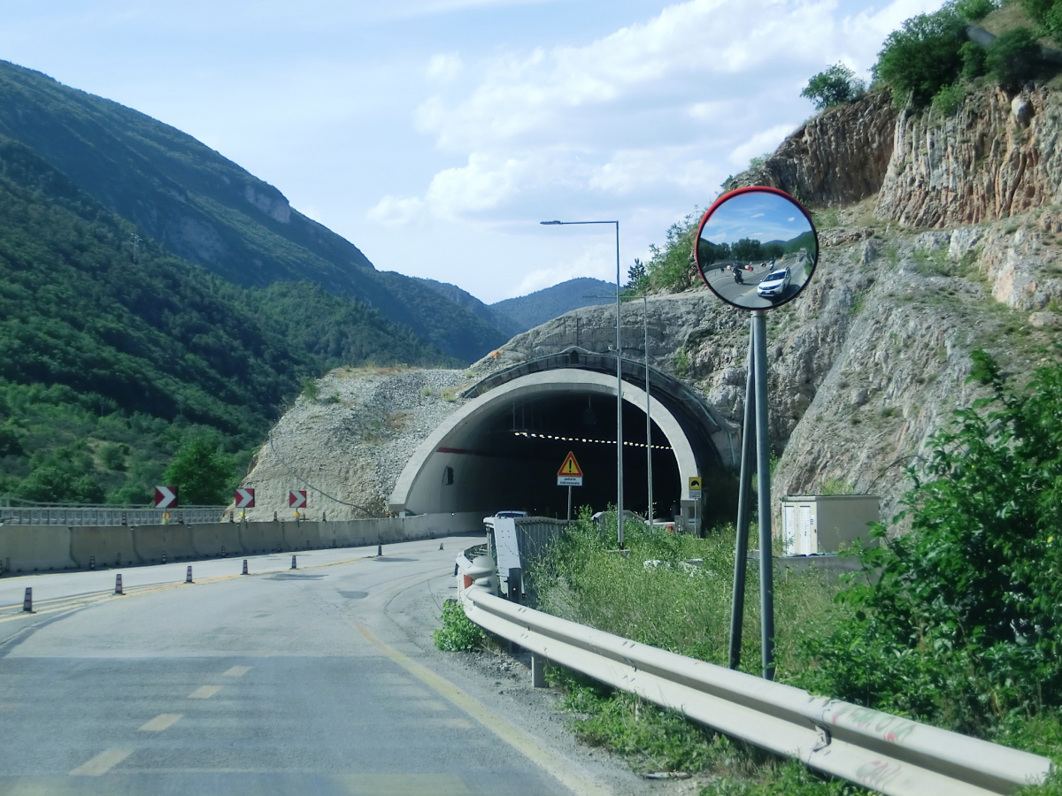 Tunnel de Sassi Rossi 