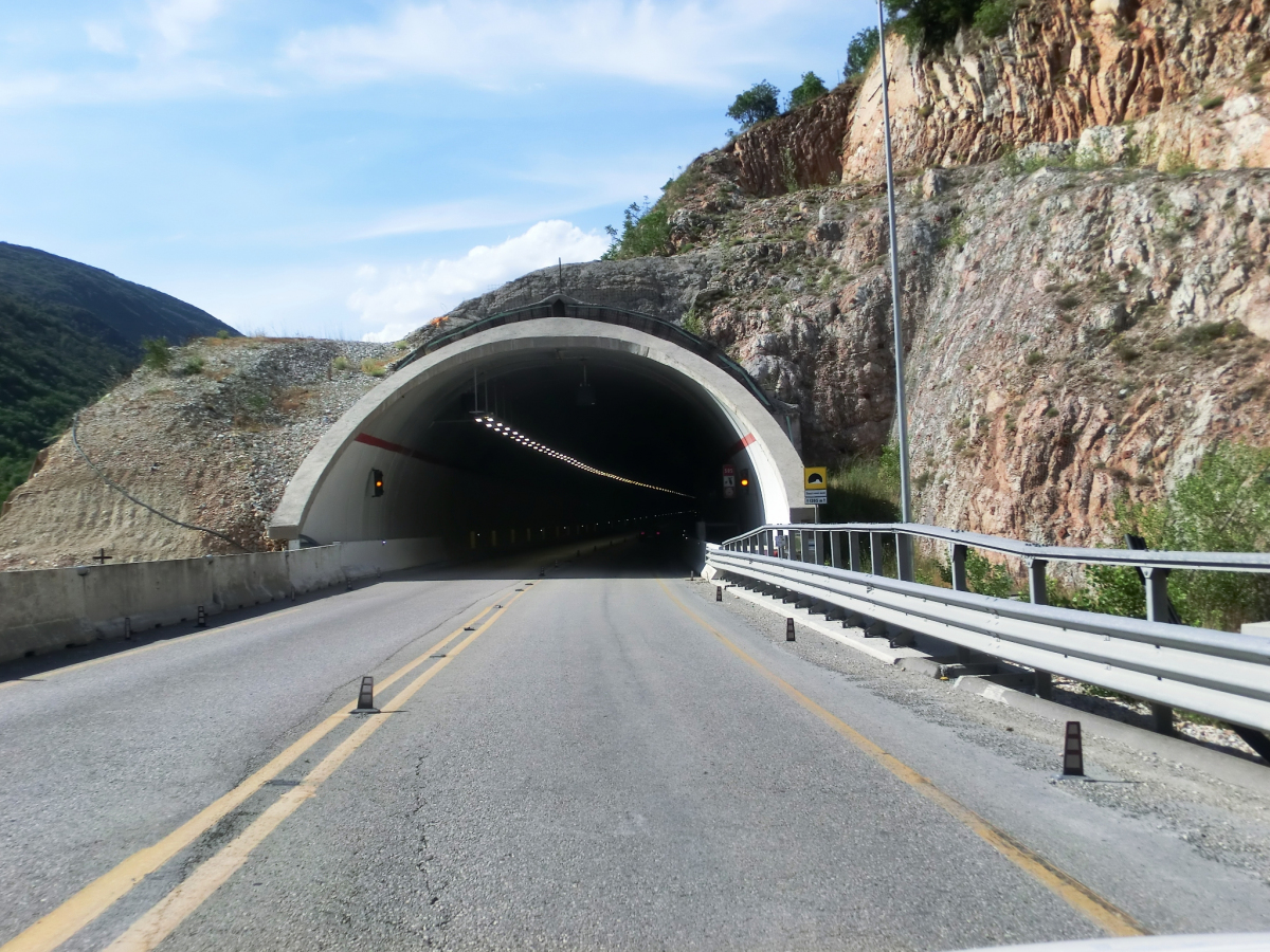 Sassi Rossi Tunnel southern portal 
