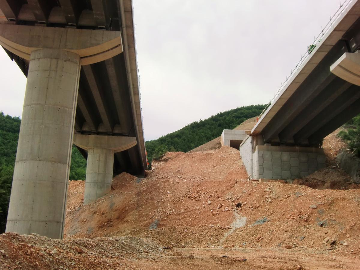 Rio Rifugio Viaduct under construction 