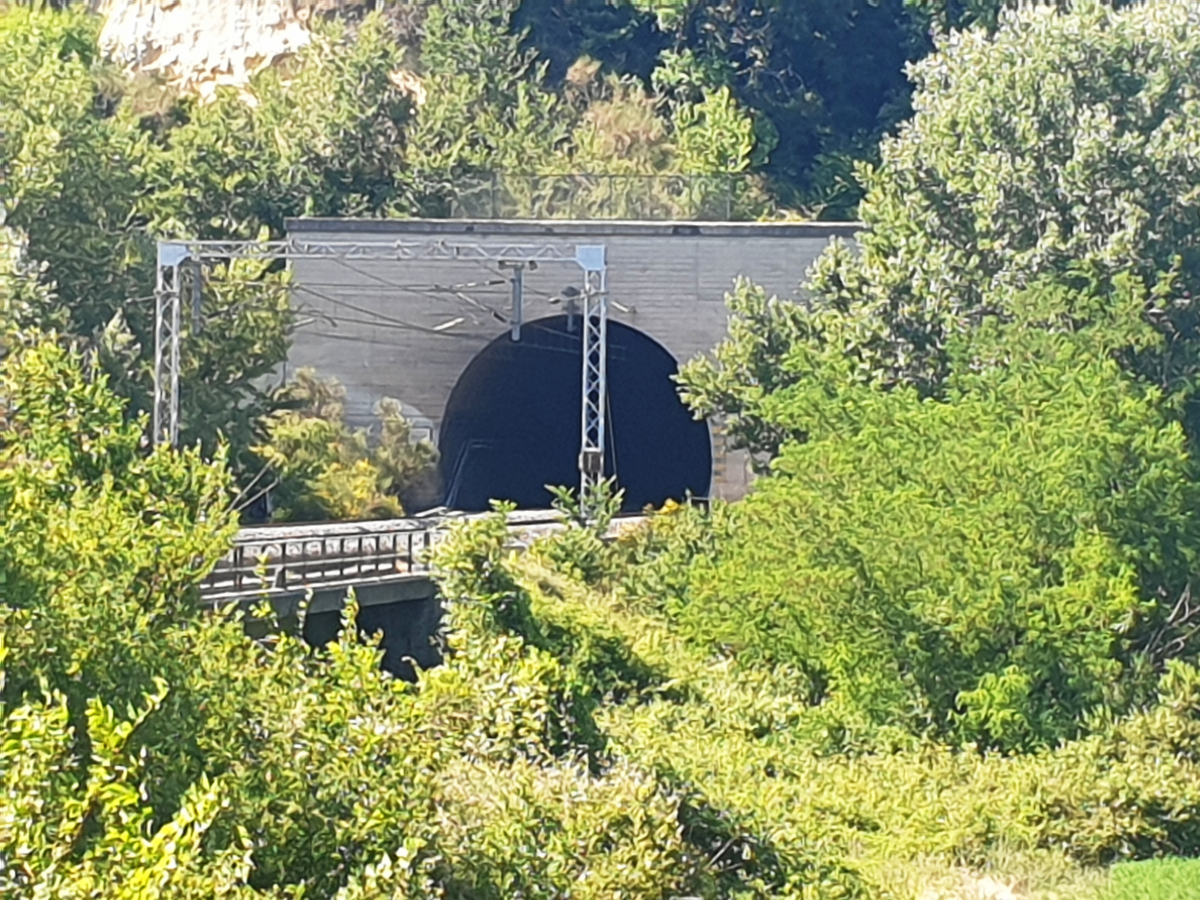 Costa dei Rosi Tunnel southern portal 