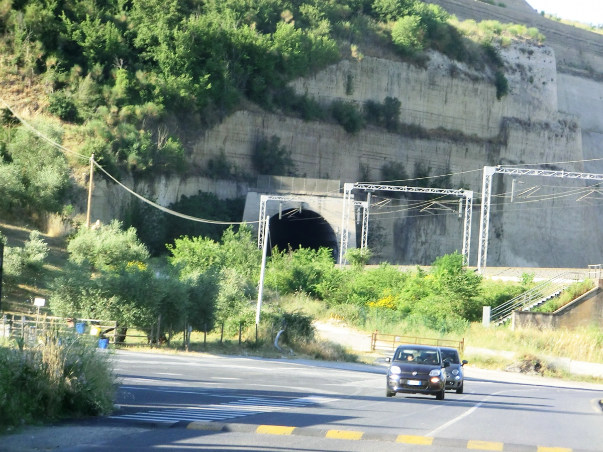 Lodolina Tunnel southern portal 