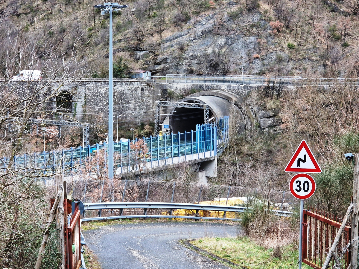 Scheggianico Tunnel 