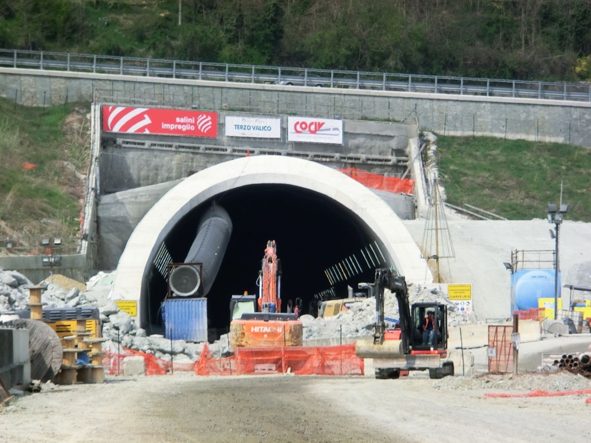 Serravalle Tunnel southern portal 