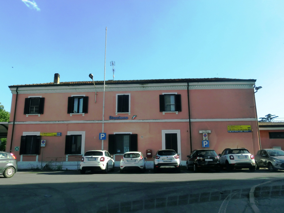 Bahnhof Tavazzano 