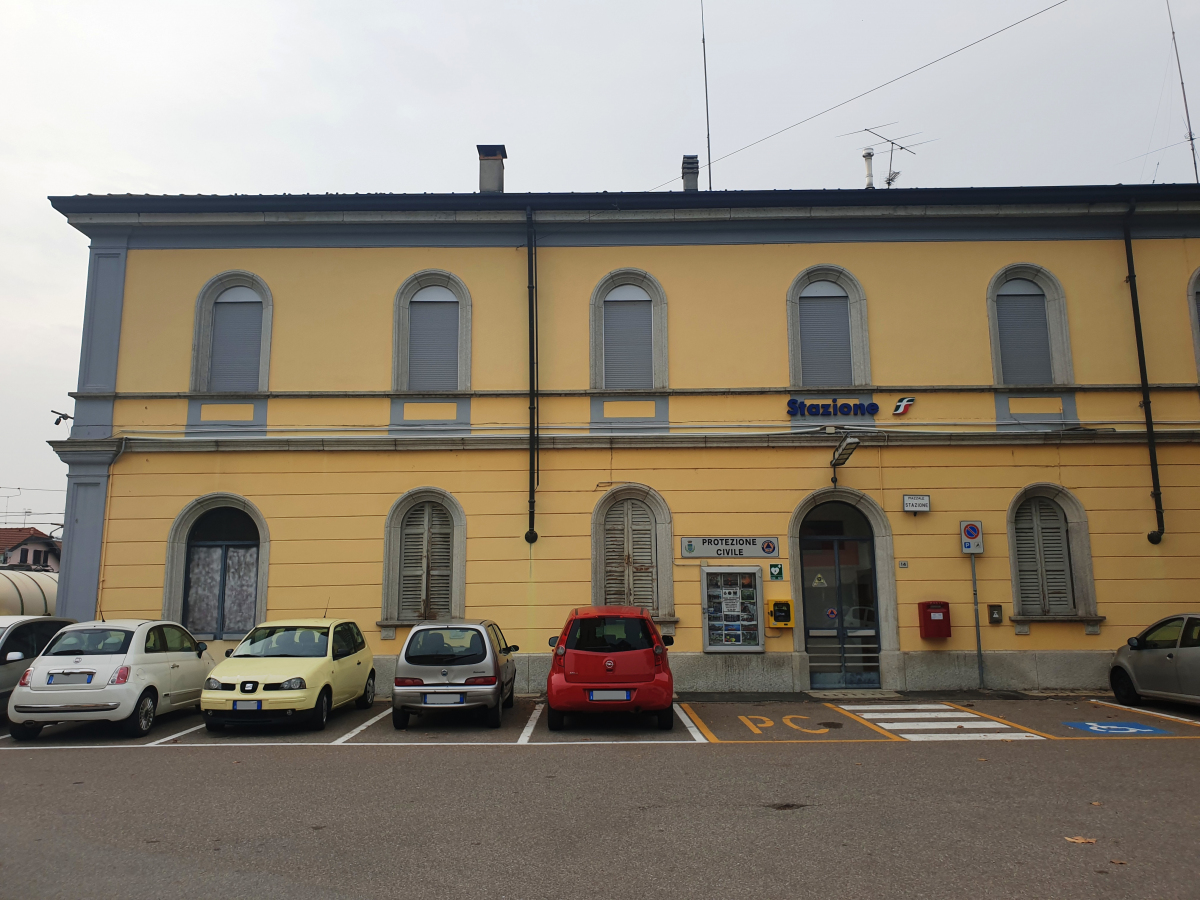 Bahnhof Ternate-Varano Borghi 