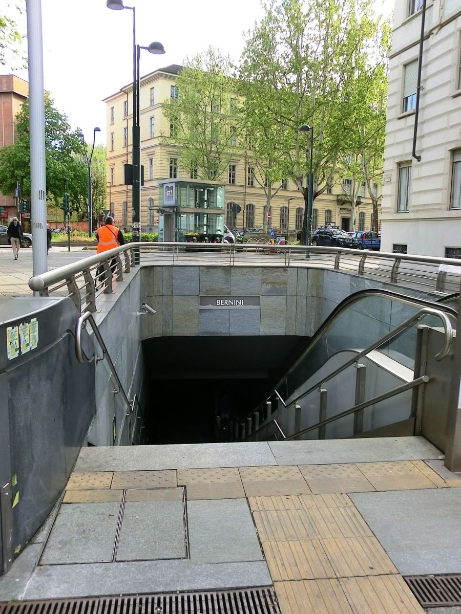 Bernini Metro Station access 
