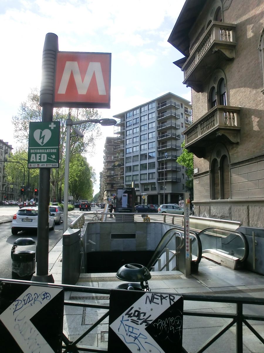 Racconigi Metro Station access 