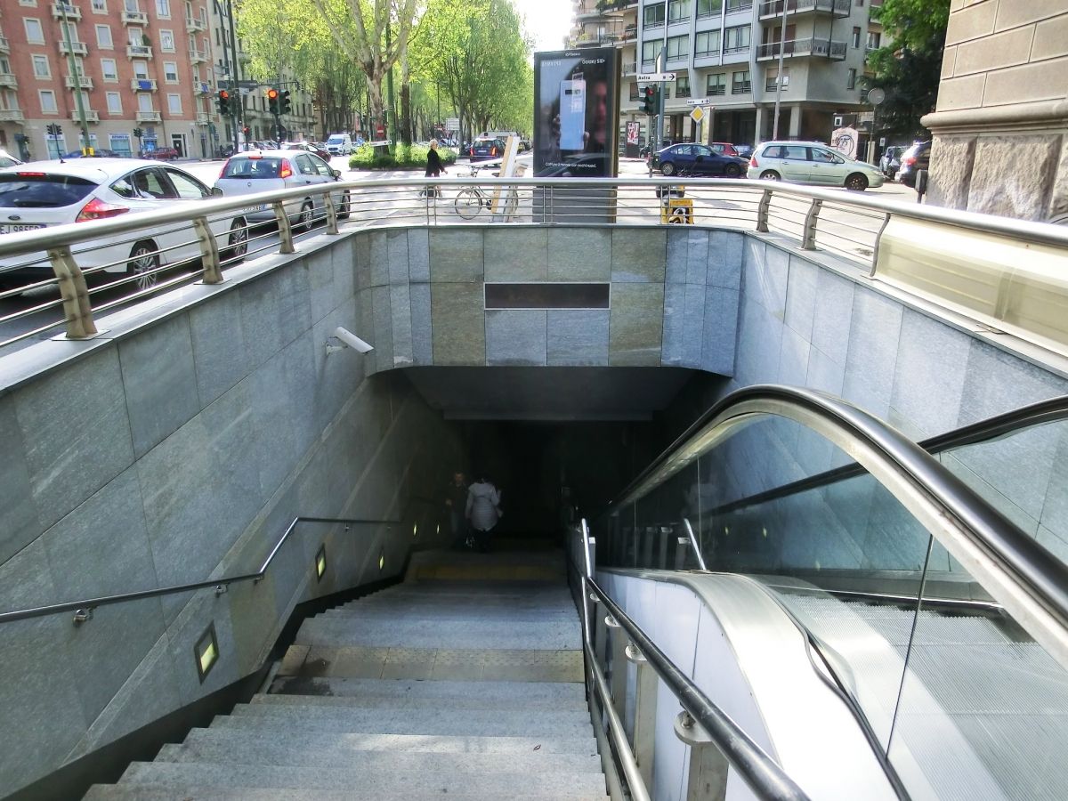 Racconigi Metro Station access 