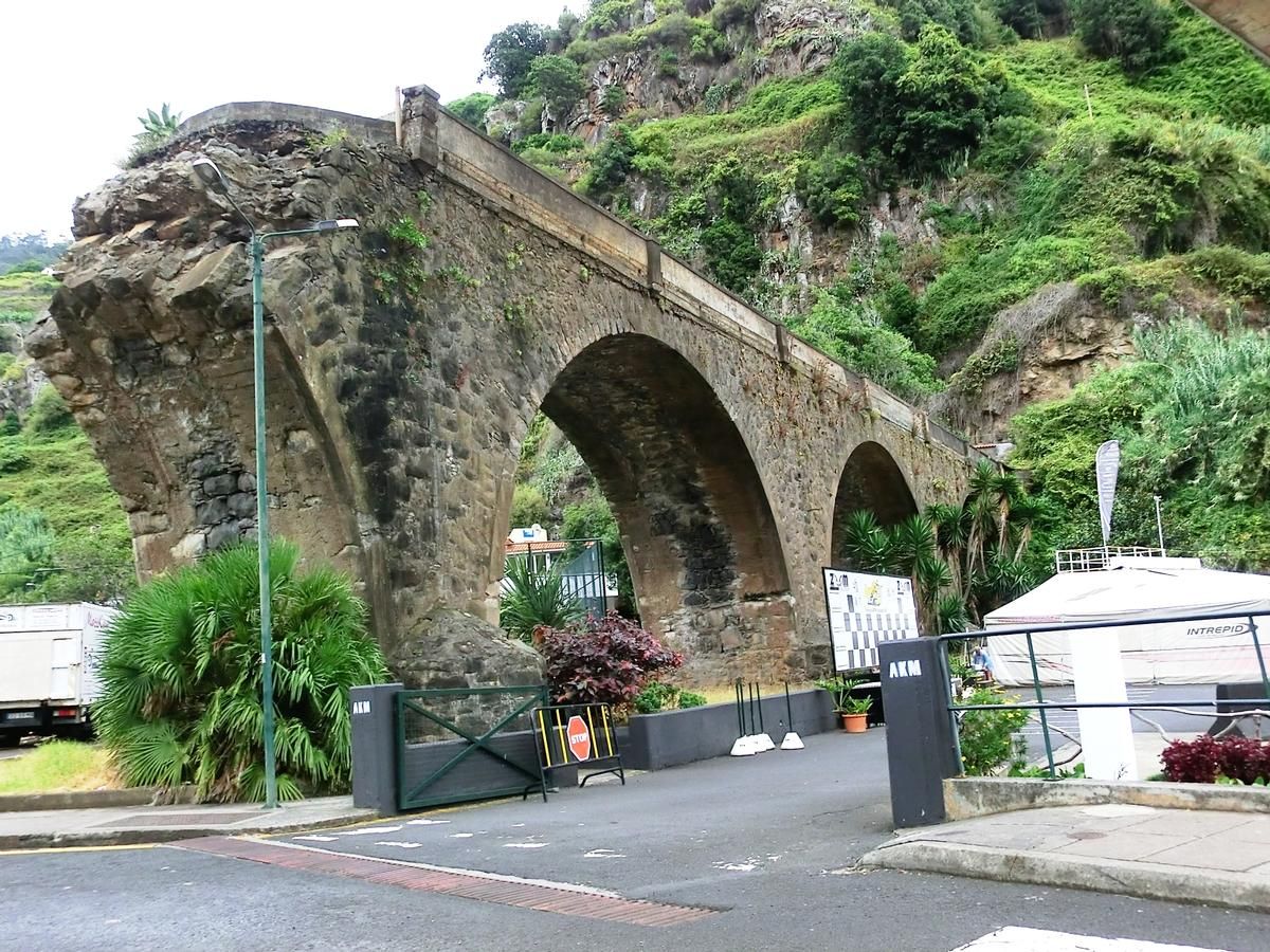 Vieux pont de Faial 
