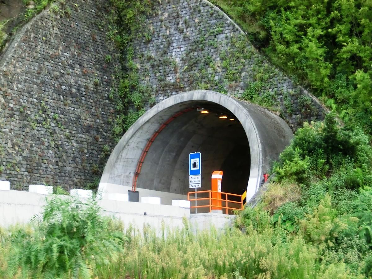 São Vicente Tunnel eastern portal 