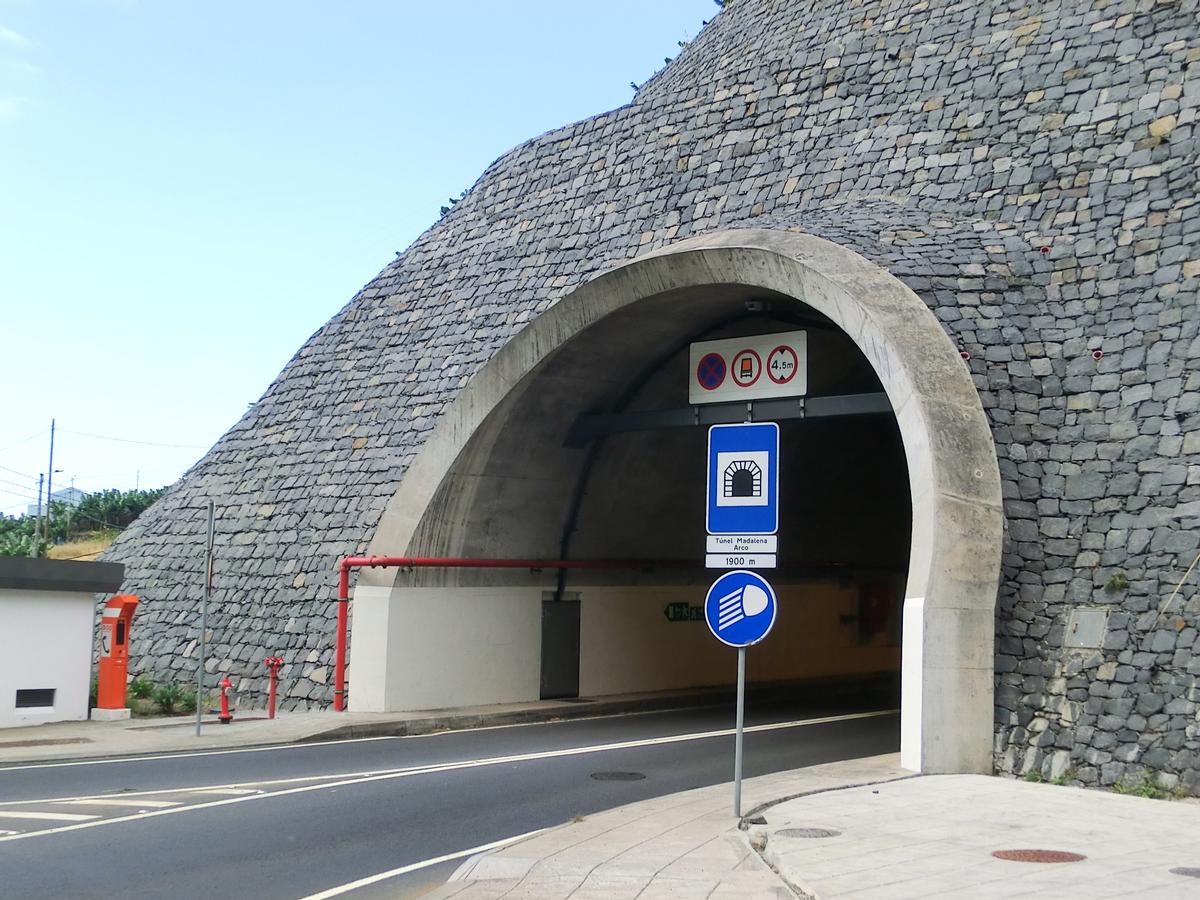 Madalena do Mar - Arco da Calheta Tunnel eastern portal 