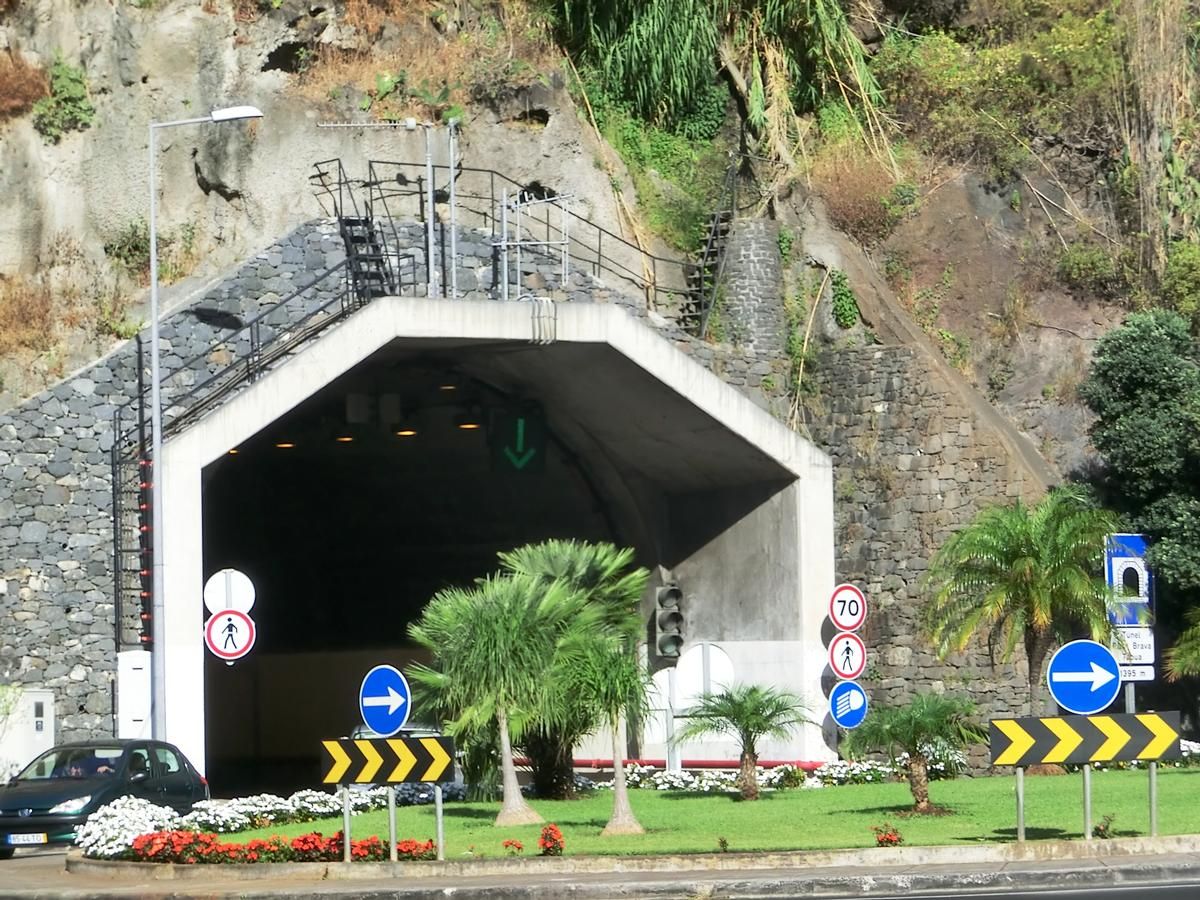 Tunnel de Da Ribeira Brava - Tabua 