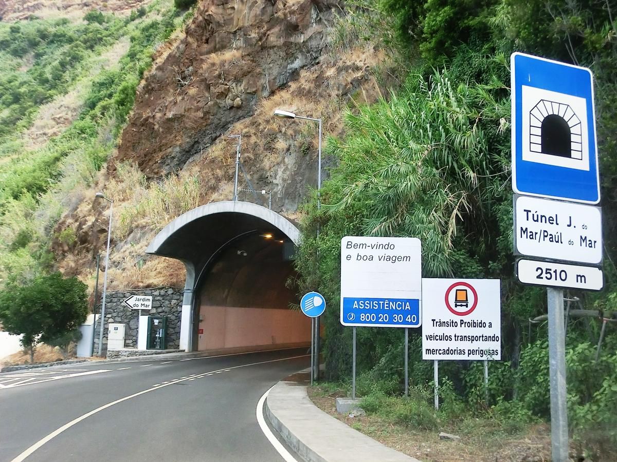 Jardim do Mar - Paùl do Mar Tunnel southern portal 