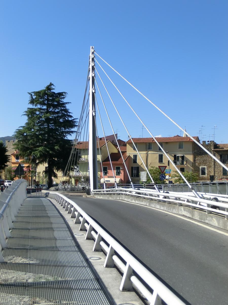 Pont haubané de Villanova d'Albenga 